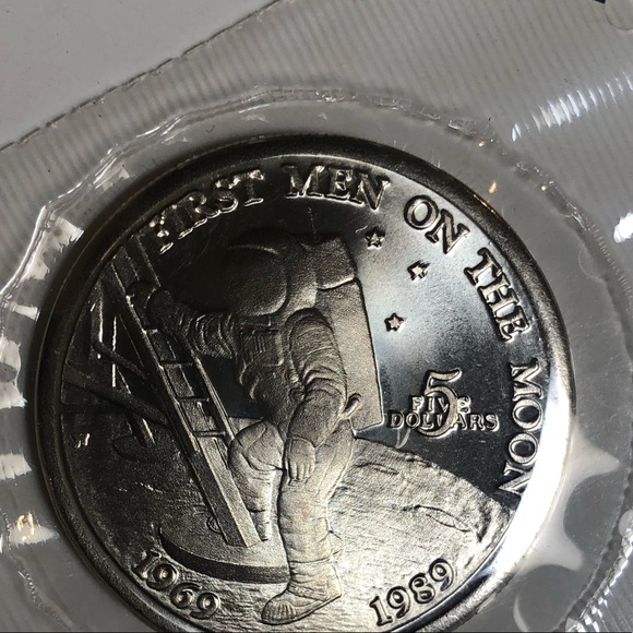 FIRST MEN ON THE MOON $5 COMMEMORATIVE COIN SILVER - Picture 9 of 11